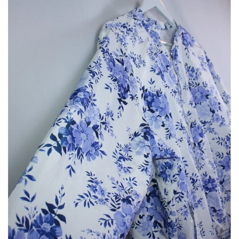 Torrid Jacket Womens Size 3X Blue Floral Athletic Windbreaker Collarless Street